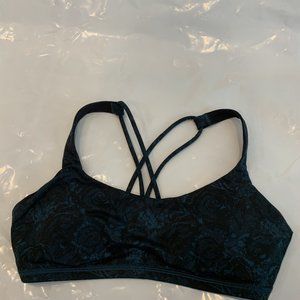 Lululemon Free to Be sports bra size 6 medium